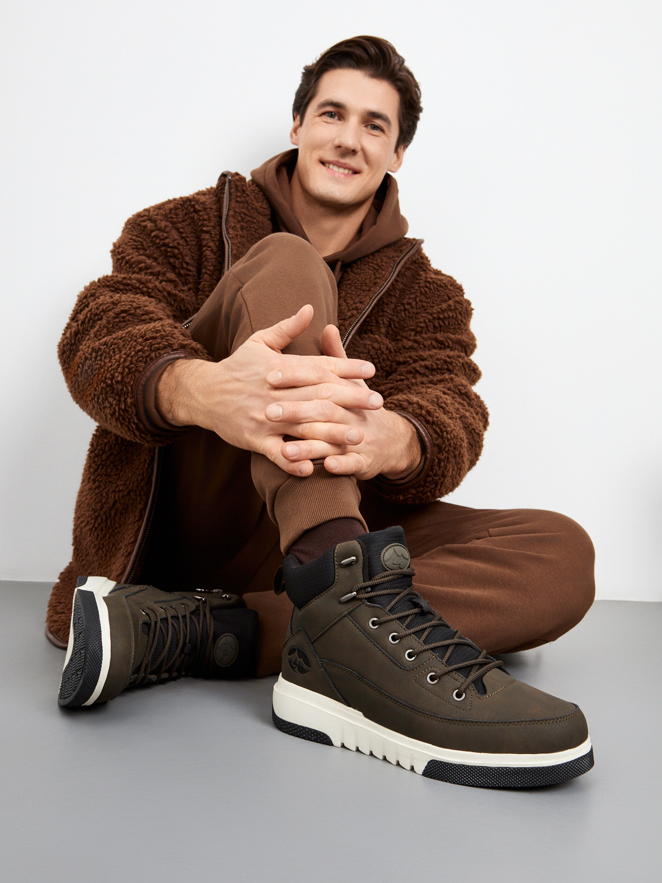 შუზი GRUNBERG