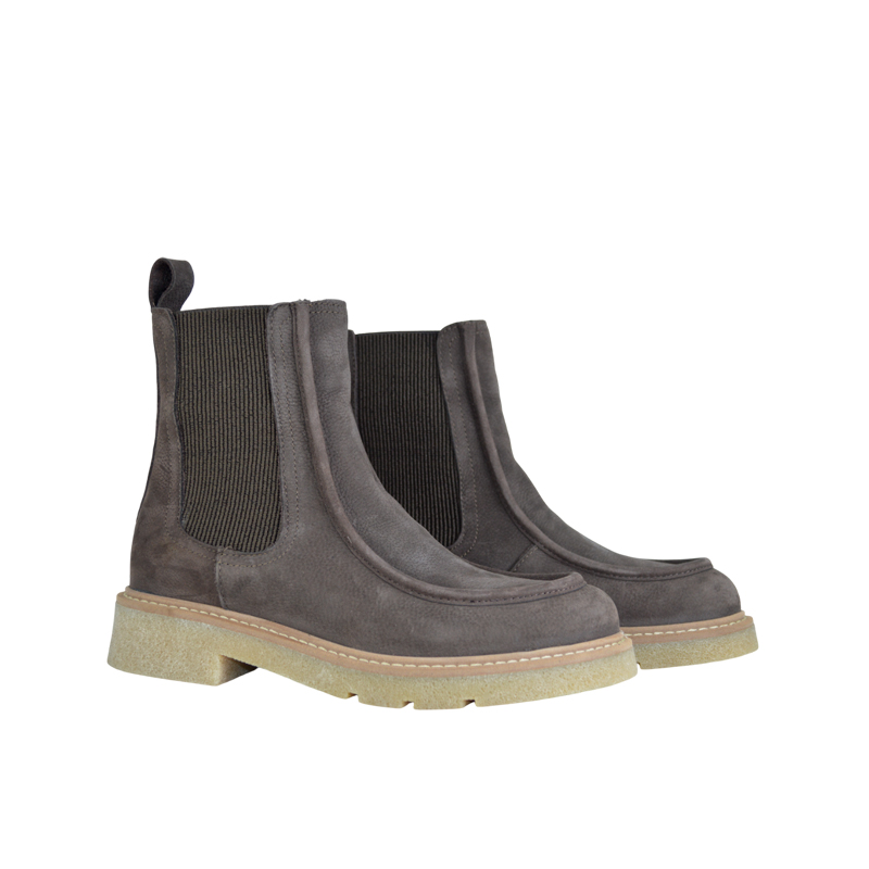 შუზი Molly Bessa