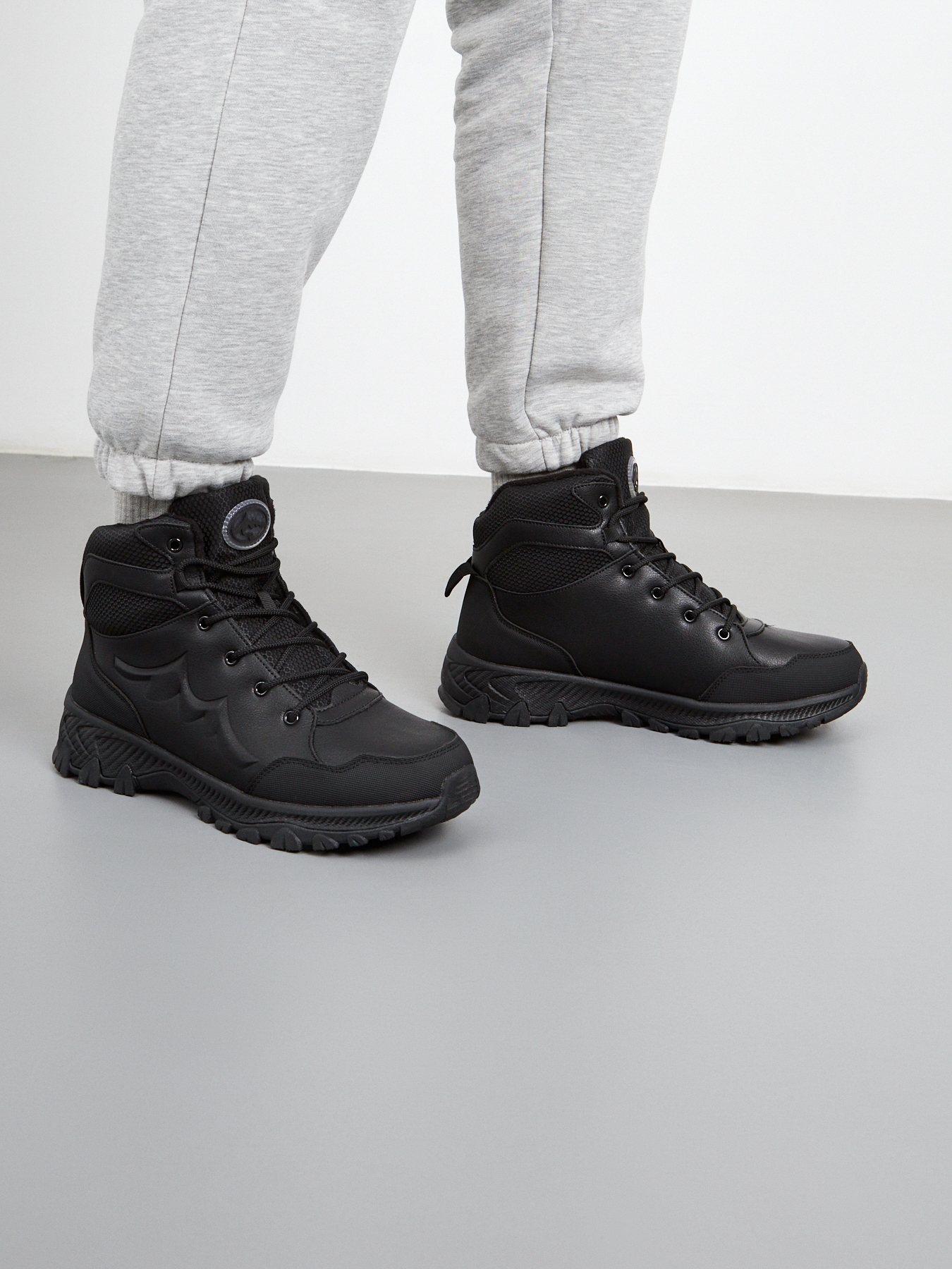 შუზი GRUNBERG