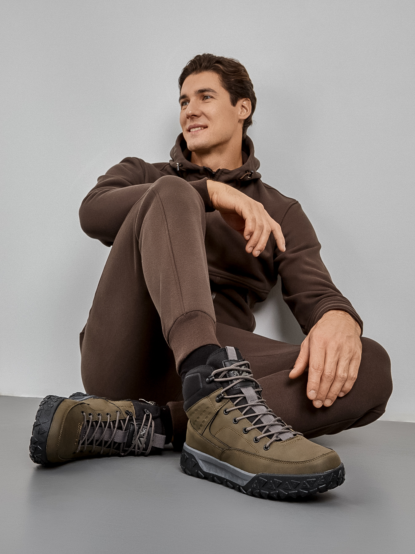შუზი CROSBY