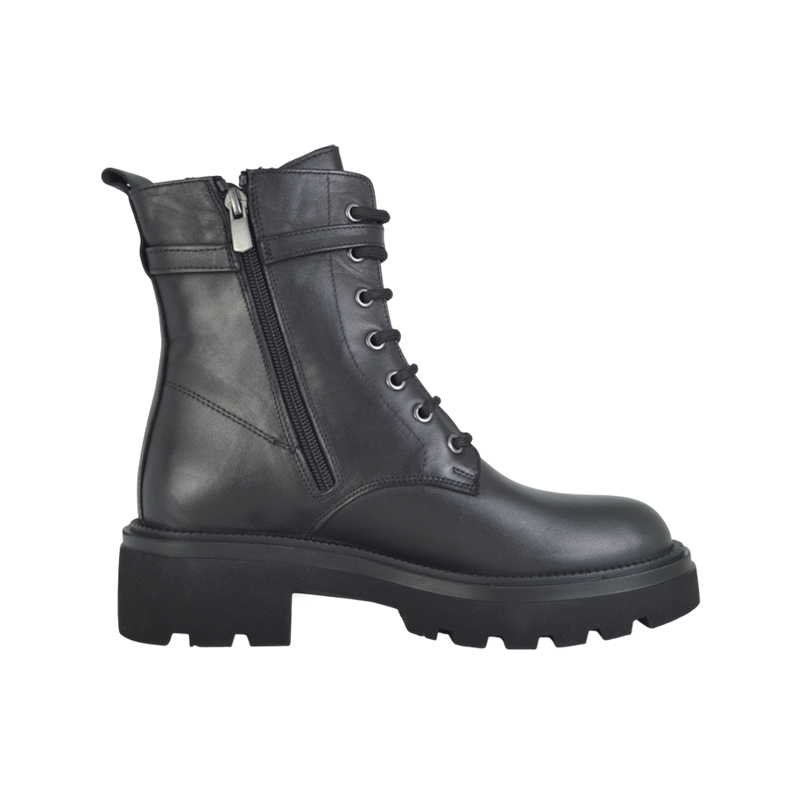 შუზი Molly Bessa