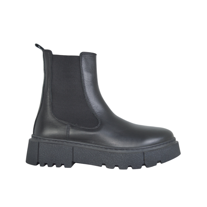 შუზი Molly Bessa