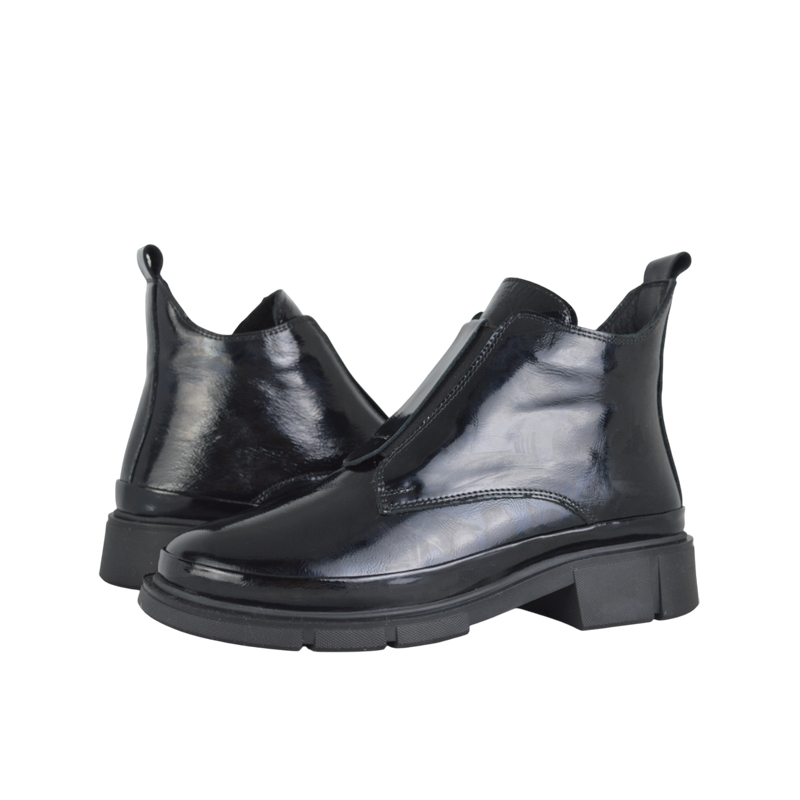 შუზი Molly Bessa