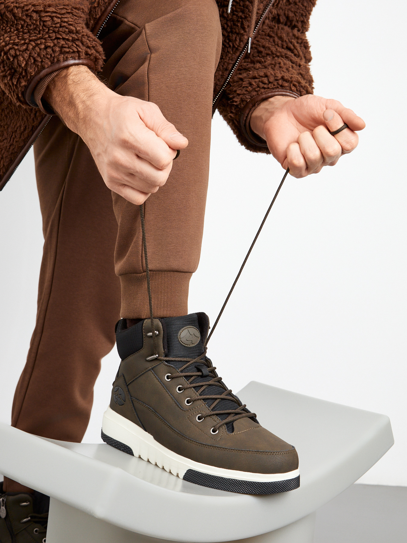 შუზი GRUNBERG